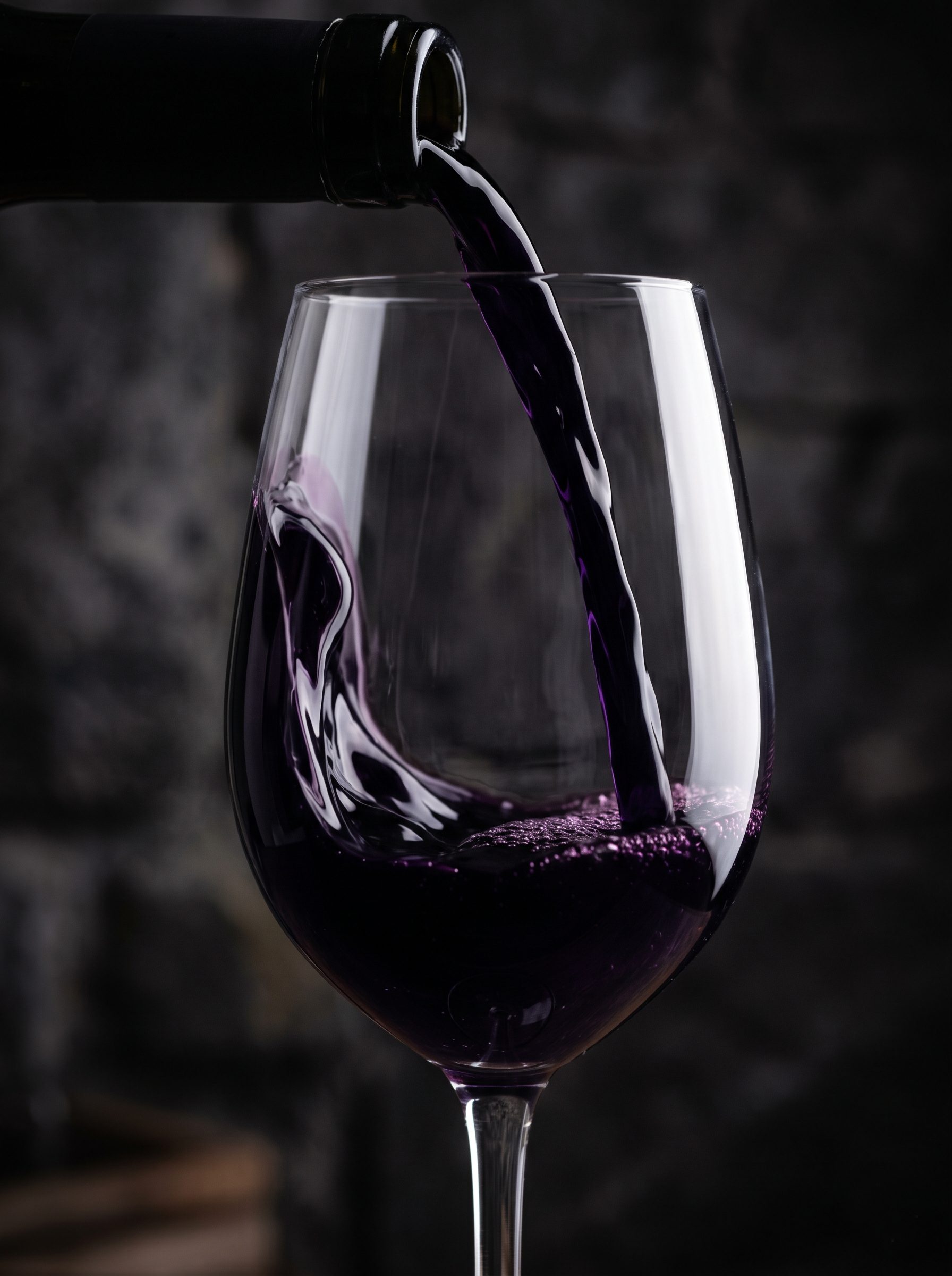 Copa de vino Tannat servida Los Cerros de San Juan