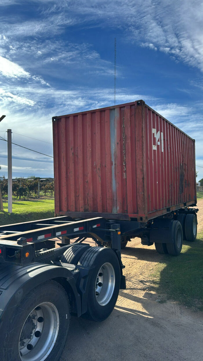 Camión para exportación de vinos de Los Cerros de San Juan